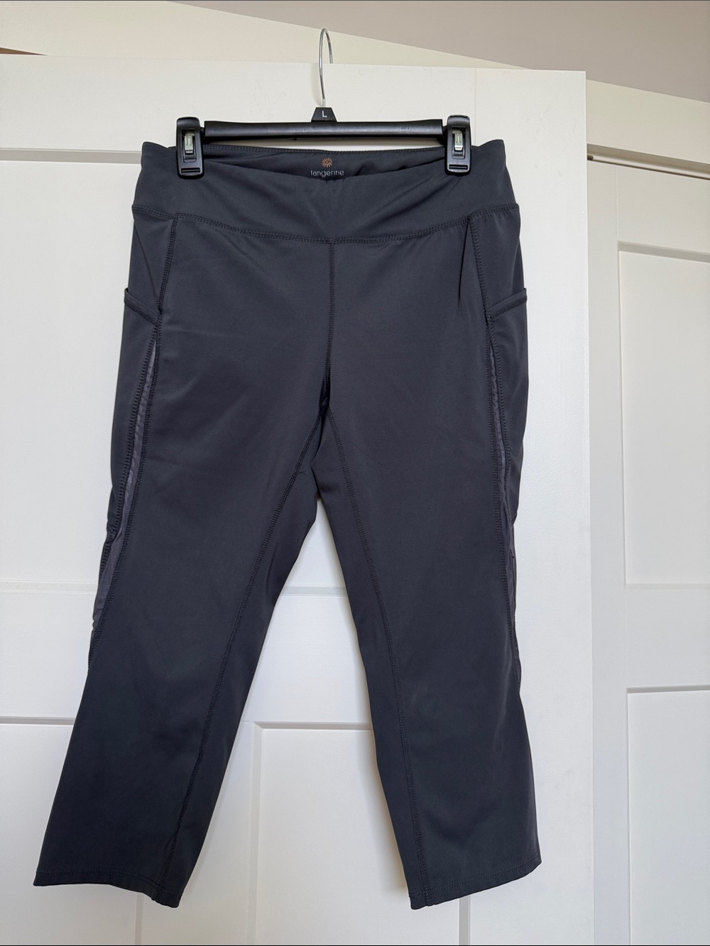 Women’s Tangerine Dark Grey Performance Capri Leggings